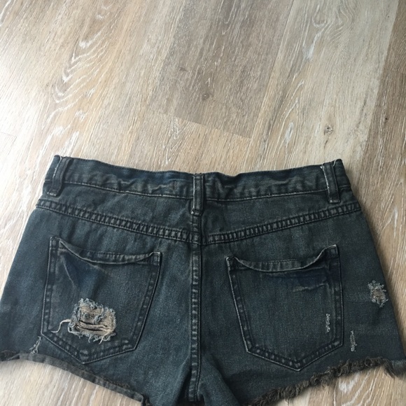 Free People Runaway cutoff shorts - Picture 5 of 7